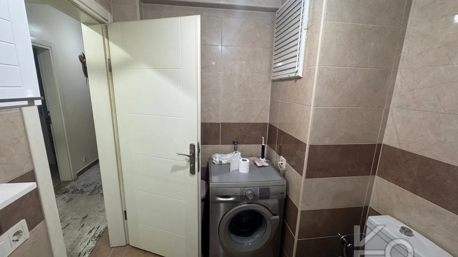 Meci̇di̇yeköy Gülbahar Yeni̇ Bi̇nada 3+1 Satilik Dai̇re