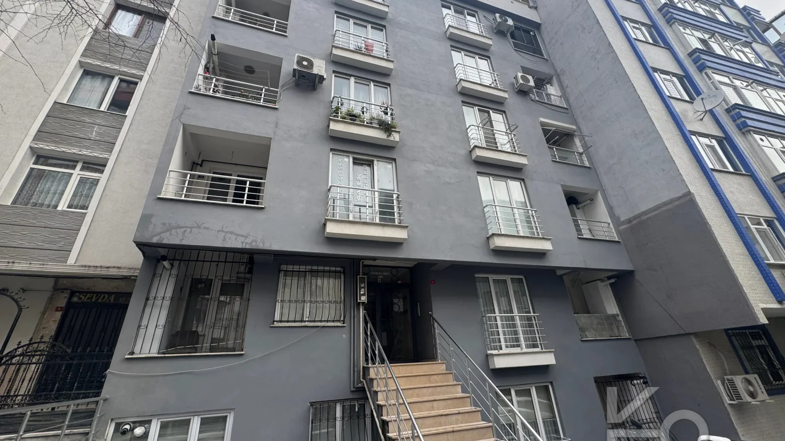 Meci̇di̇yeköy Gülbahar Yeni̇ Bi̇nada 3+1 Satilik Dai̇re