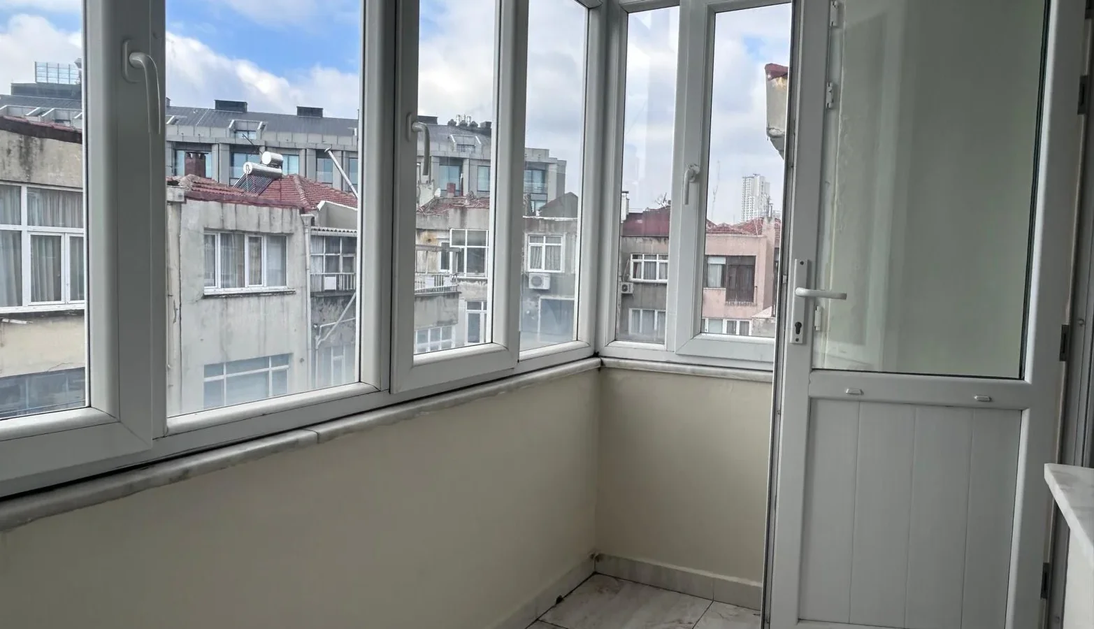 Rookz Fark Şişli Halaskargazi Şafak Sokak Kiralık 2+1 Daire