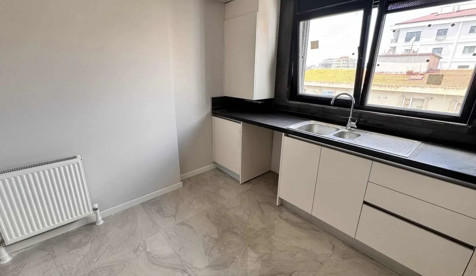 Sağlam'dan Göztepede 95 M2 Net Merkezi Konumda Satılık Daire