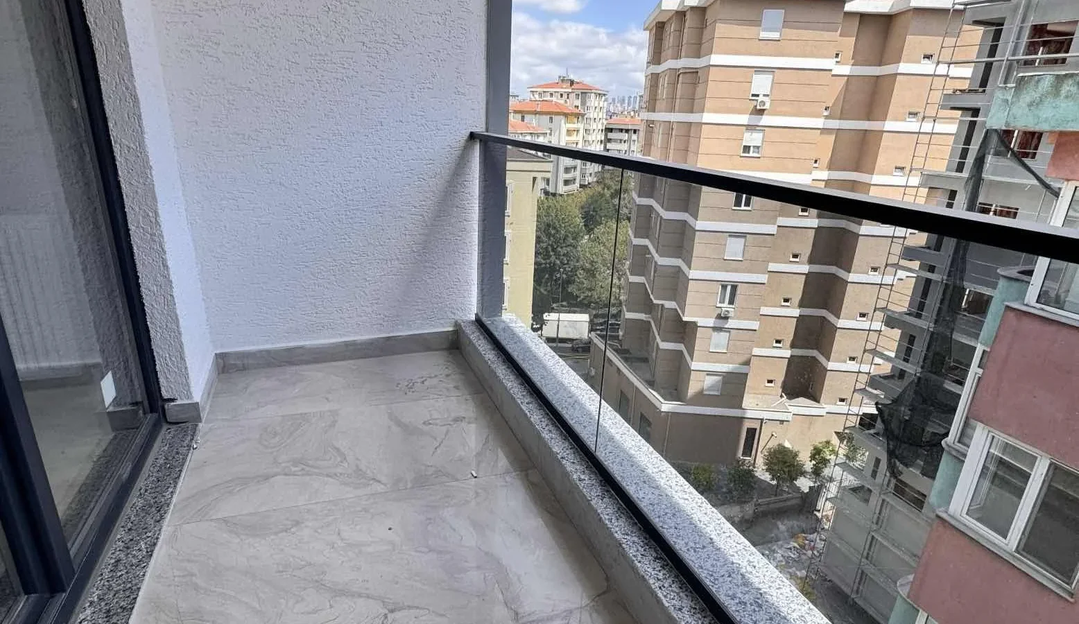 Sağlam'dan Göztepede 95 M2 Net Merkezi Konumda Satılık Daire