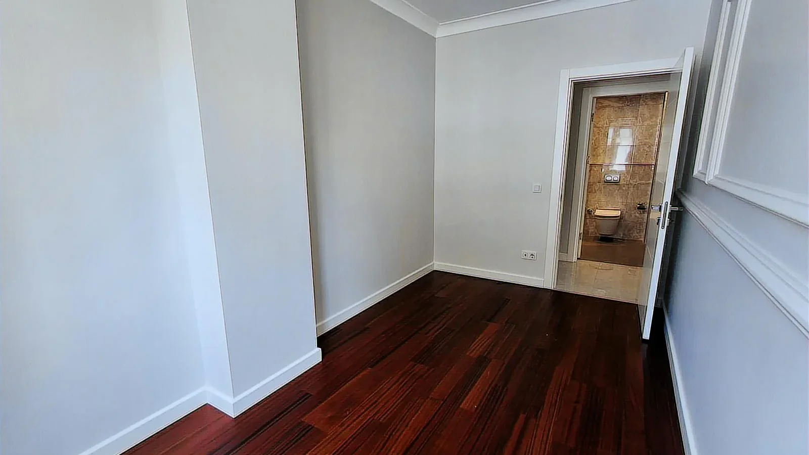 Mutluol Proje'den Şaşkınbakkal Sahilde Satılık 3+1 Daire