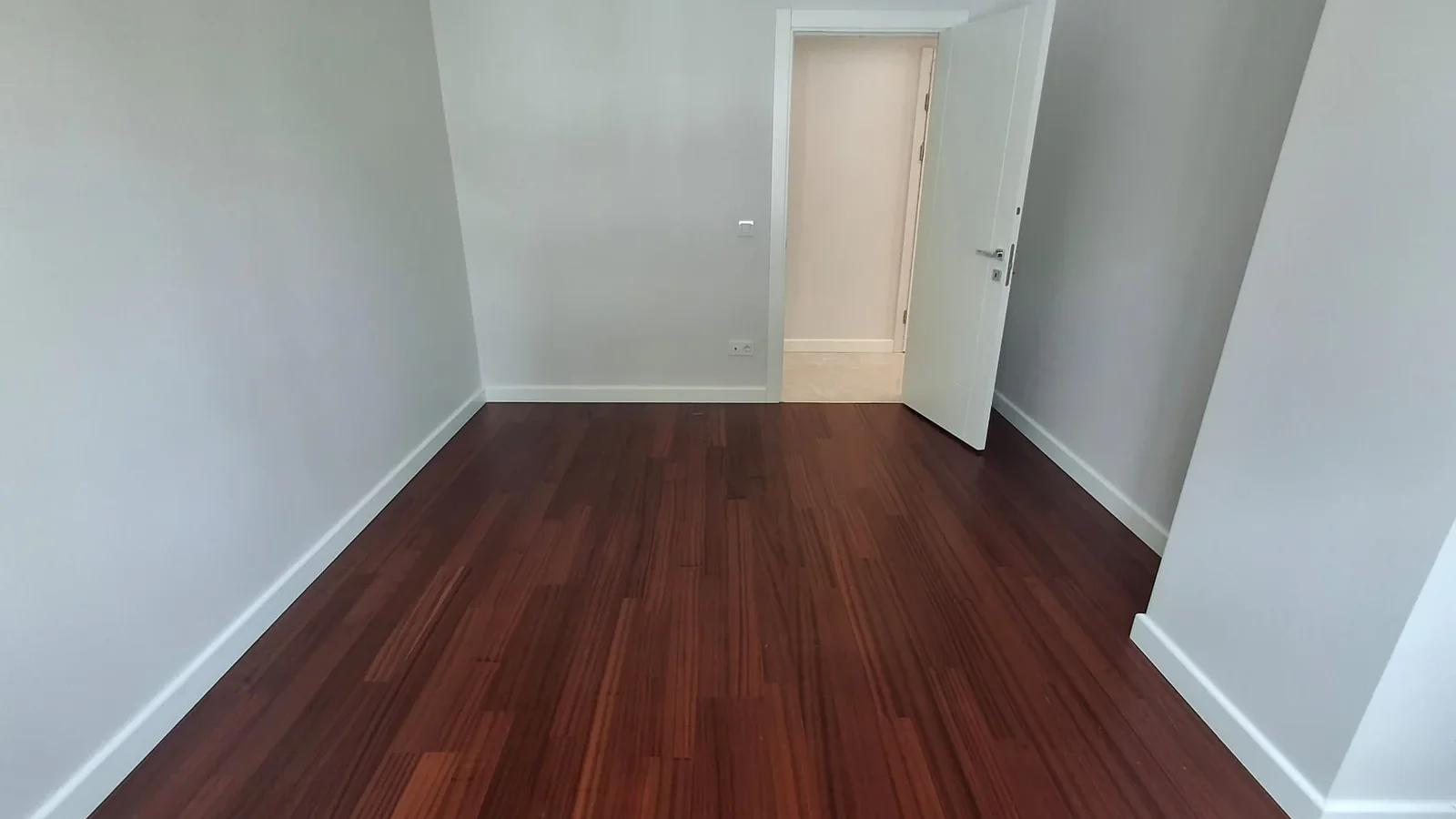 Mutluol Proje'den Şaşkınbakkal Sahilde Satılık 3+1 Daire