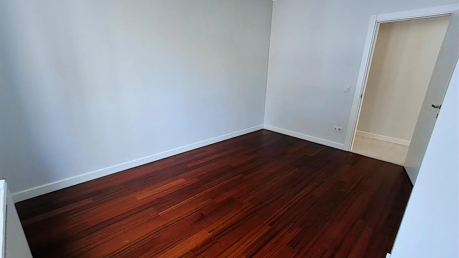 Mutluol Proje'den Şaşkınbakkal Sahilde Satılık 3+1 Daire