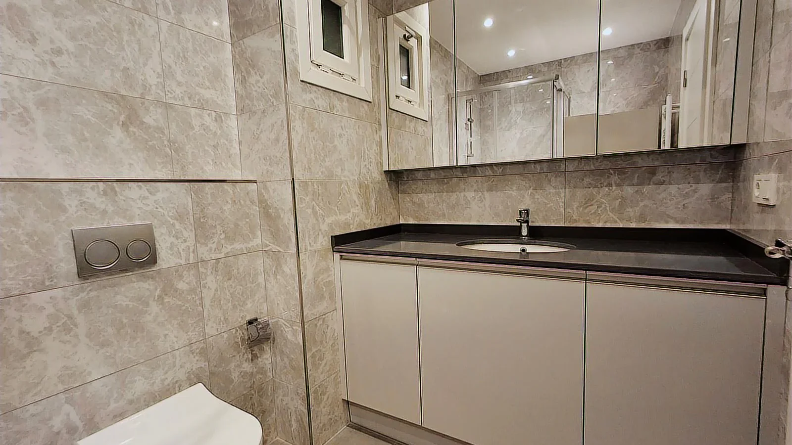 Mutluol Proje'den Şaşkınbakkal Sahilde Satılık 3+1 Daire