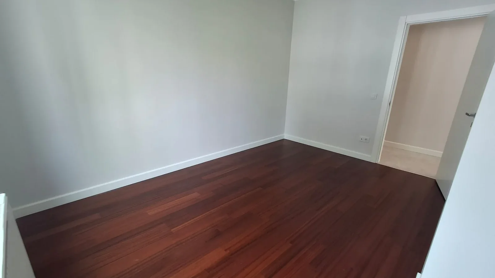 Mutluol Proje'den Şaşkınbakkal Sahilde Satılık 3+1 Daire