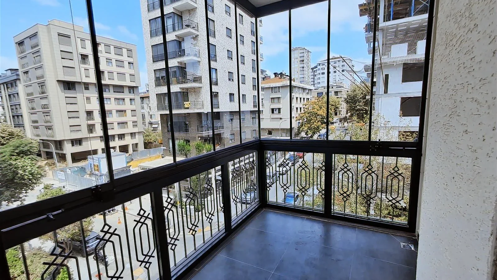 Mutluol Proje'den Şaşkınbakkal Sahilde Satılık 3+1 Daire