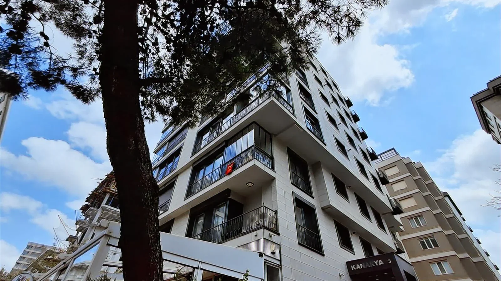 Mutluol Proje'den Şaşkınbakkal Sahilde Satılık 3+1 Daire