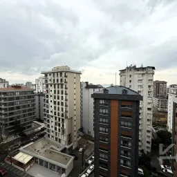 Laci̇vertcadde Şaşkınbakkal Güvenlikli Katta Tek 56m² Salonlu 160m² Net 4,5+1