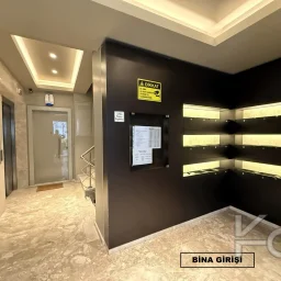 Laci̇vertcadde Şaşkınbakkal Güvenlikli Katta Tek 56m² Salonlu 160m² Net 4,5+1