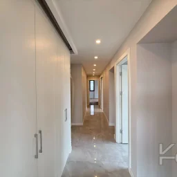 Laci̇vertcadde Şaşkınbakkal Güvenlikli Katta Tek 56m² Salonlu 160m² Net 4,5+1