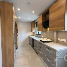 Laci̇vertcadde Şaşkınbakkal Güvenlikli Katta Tek 56m² Salonlu 160m² Net 4,5+1