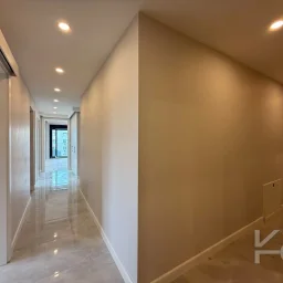 Laci̇vertcadde Şaşkınbakkal Güvenlikli Katta Tek 56m² Salonlu 160m² Net 4,5+1