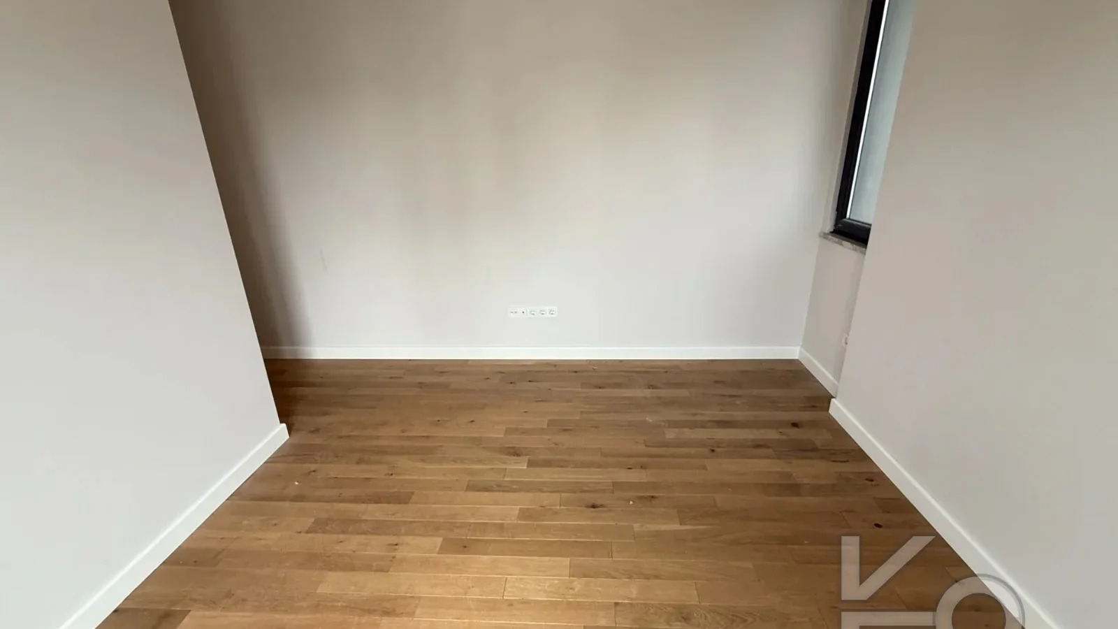 Laci̇vertcadde Şaşkınbakkal Güvenlikli Katta Tek 56m² Salonlu 160m² Net 4,5+1