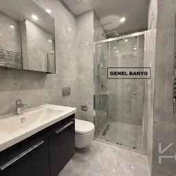 Laci̇vertcadde Şaşkınbakkal Güvenlikli Katta Tek 56m² Salonlu 160m² Net 4,5+1