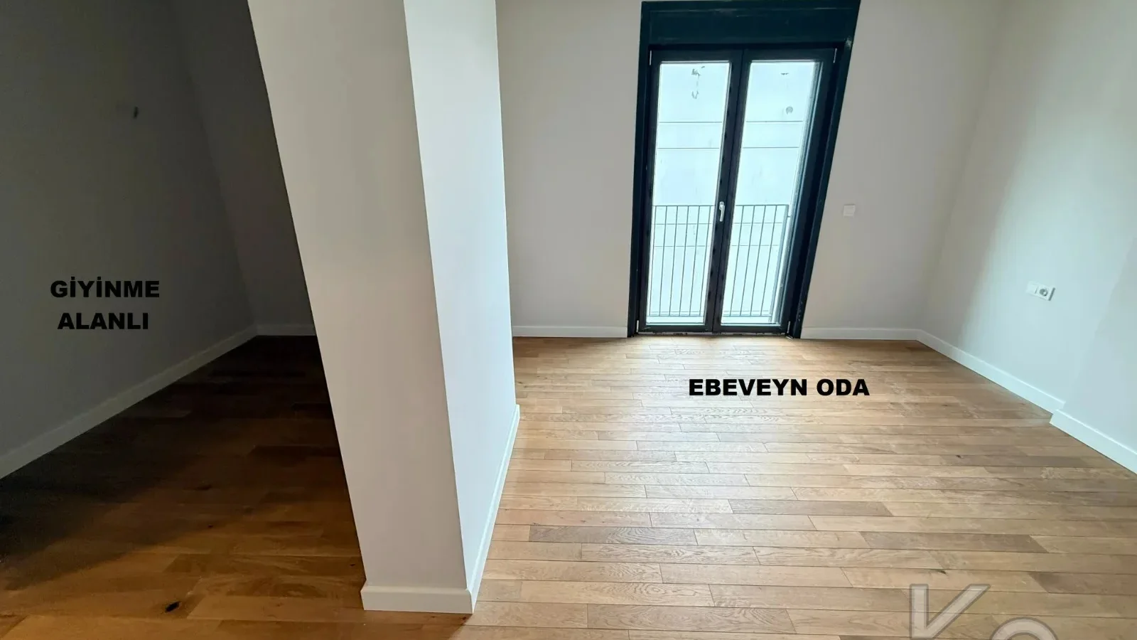 Laci̇vertcadde Şaşkınbakkal Güvenlikli Katta Tek 56m² Salonlu 160m² Net 4,5+1