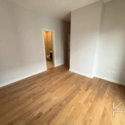 Laci̇vertcadde Şaşkınbakkal Güvenlikli Katta Tek 56m² Salonlu 160m² Net 4,5+1