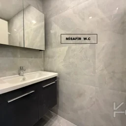 Laci̇vertcadde Şaşkınbakkal Güvenlikli Katta Tek 56m² Salonlu 160m² Net 4,5+1