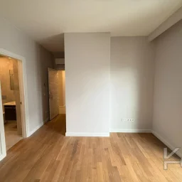Laci̇vertcadde Şaşkınbakkal Güvenlikli Katta Tek 56m² Salonlu 160m² Net 4,5+1