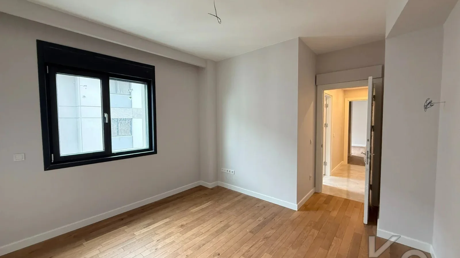 Laci̇vertcadde Şaşkınbakkal Güvenlikli Katta Tek 56m² Salonlu 160m² Net 4,5+1