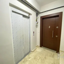 Laci̇vert Cadde Göztepe Özgürlük Parkina Yakin 2024 Yapimi Ebeveynli̇ Balkonlu 90m² Net 3+1