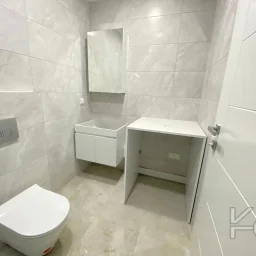 Laci̇vert Cadde Göztepe Özgürlük Parkina Yakin 2024 Yapimi Ebeveynli̇ Balkonlu 90m² Net 3+1