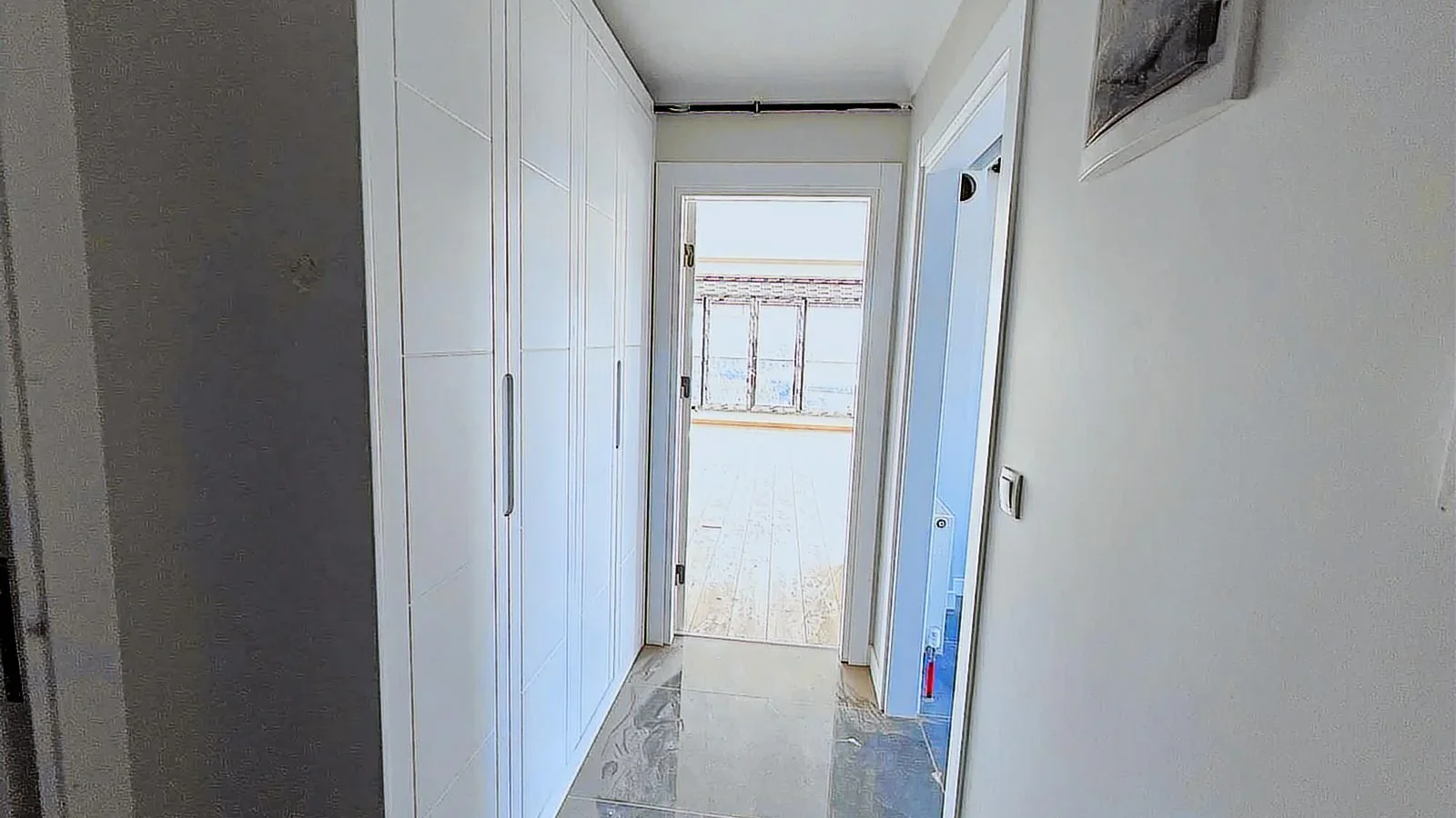 Taşınmaya Hazır-deniz Manzaralı, 34 M² Salon, Balkonlu 3+1 Daire
