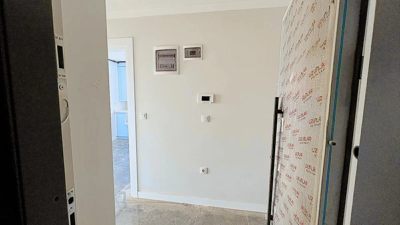 Taşınmaya Hazır-deniz Manzaralı, 34 M² Salon, Balkonlu 3+1 Daire