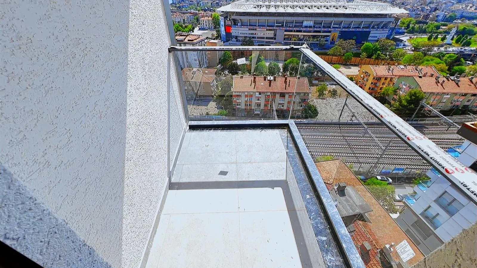 Taşınmaya Hazır-deniz Manzaralı, 34 M² Salon, Balkonlu 3+1 Daire