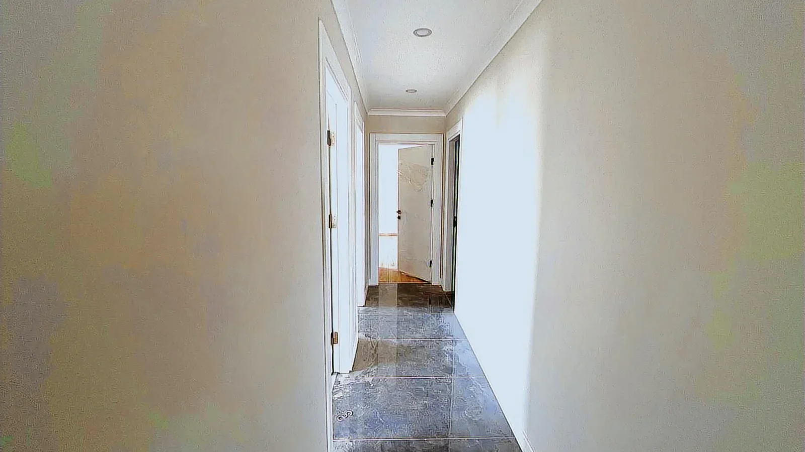 Taşınmaya Hazır-deniz Manzaralı, 34 M² Salon, Balkonlu 3+1 Daire