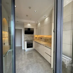 Laci̇vertcadde Ethemefendi̇ Cad. Havuzlu Ve Güvenli̇kli̇ Ni̇da Parkta 120m² Net 3+1