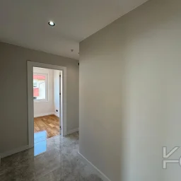 Laci̇vertcadde Ethemefendi̇ Cad. Havuzlu Ve Güvenli̇kli̇ Ni̇da Parkta 120m² Net 3+1