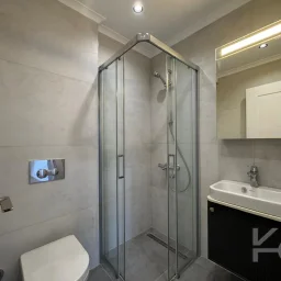 Laci̇vertcadde Ethemefendi̇ Cad. Havuzlu Ve Güvenli̇kli̇ Ni̇da Parkta 120m² Net 3+1
