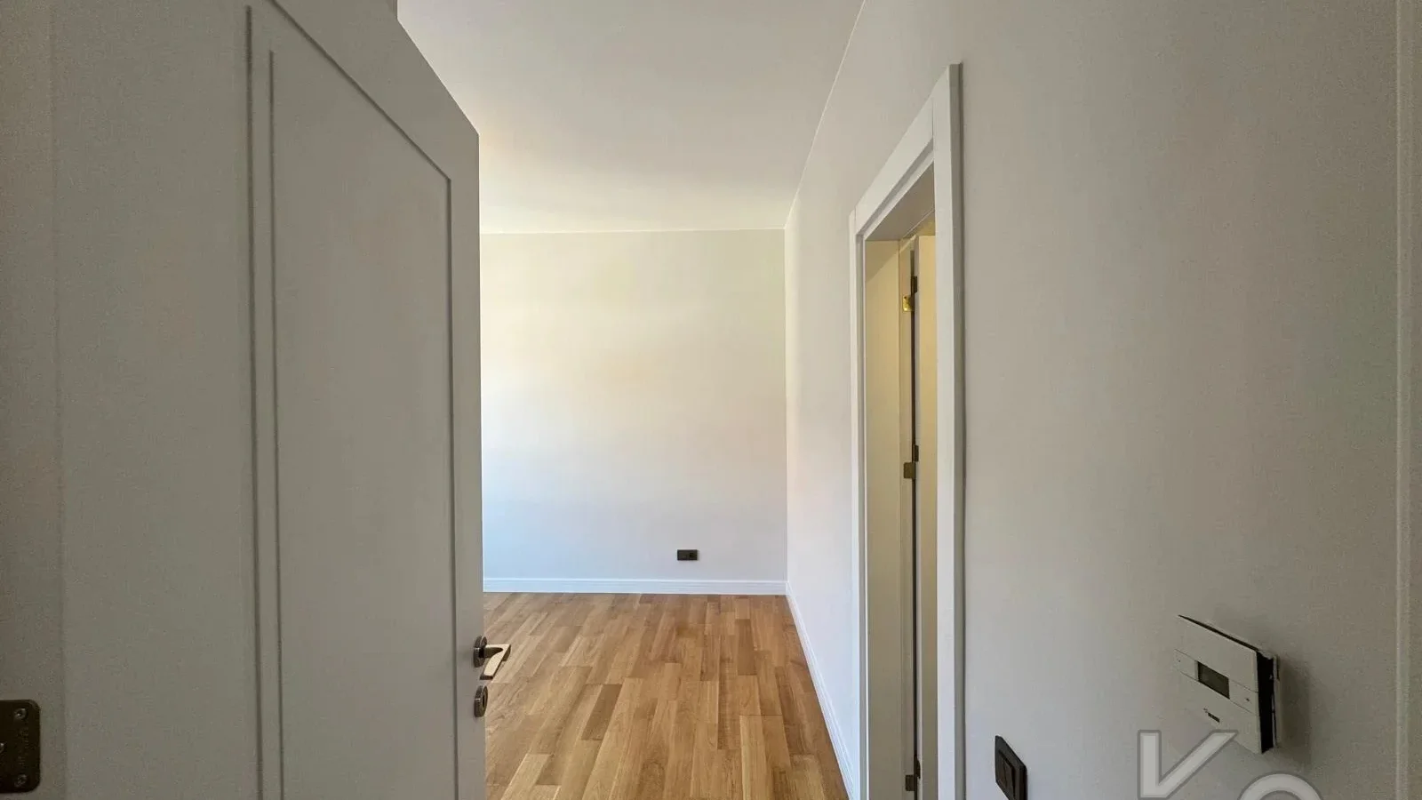 Laci̇vertcadde Ethemefendi̇ Cad. Havuzlu Ve Güvenli̇kli̇ Ni̇da Parkta 120m² Net 3+1