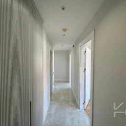 Laci̇vertcadde Ethemefendi̇ Cad. Havuzlu Ve Güvenli̇kli̇ Ni̇da Parkta 120m² Net 3+1