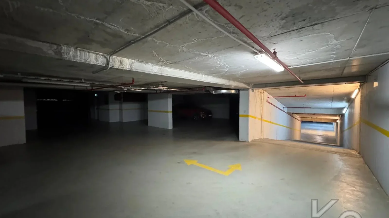 Laci̇vertcadde Ethemefendi̇ Cad. Havuzlu Ve Güvenli̇kli̇ Ni̇da Parkta 120m² Net 3+1