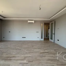 Laci̇vertcadde Kalamiş Deni̇z Manzarali Sıfır 105m² Net  3+1 