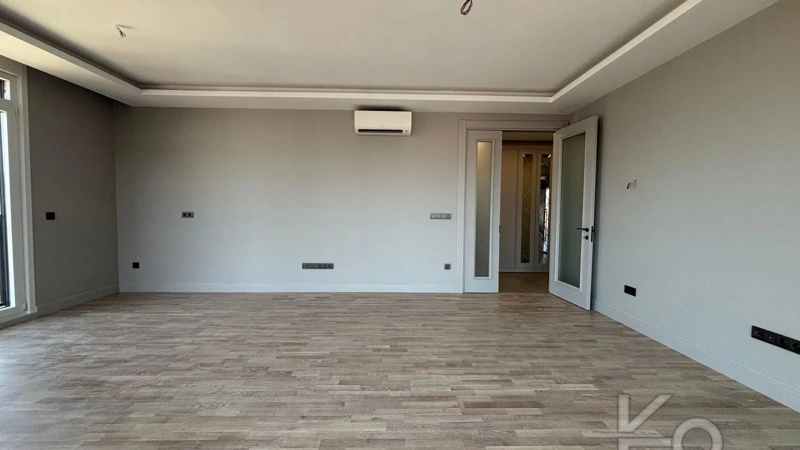 Laci̇vertcadde Kalamiş Deni̇z Manzarali Sıfır 105m² Net  3+1 