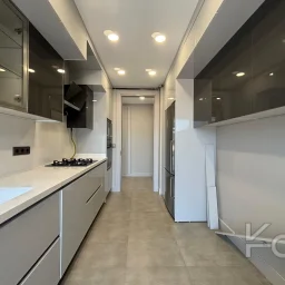 Laci̇vertcadde Kalamiş Deni̇z Manzarali Sıfır 105m² Net  3+1 