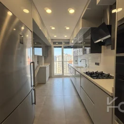 Laci̇vertcadde Kalamiş Deni̇z Manzarali Sıfır 105m² Net  3+1 