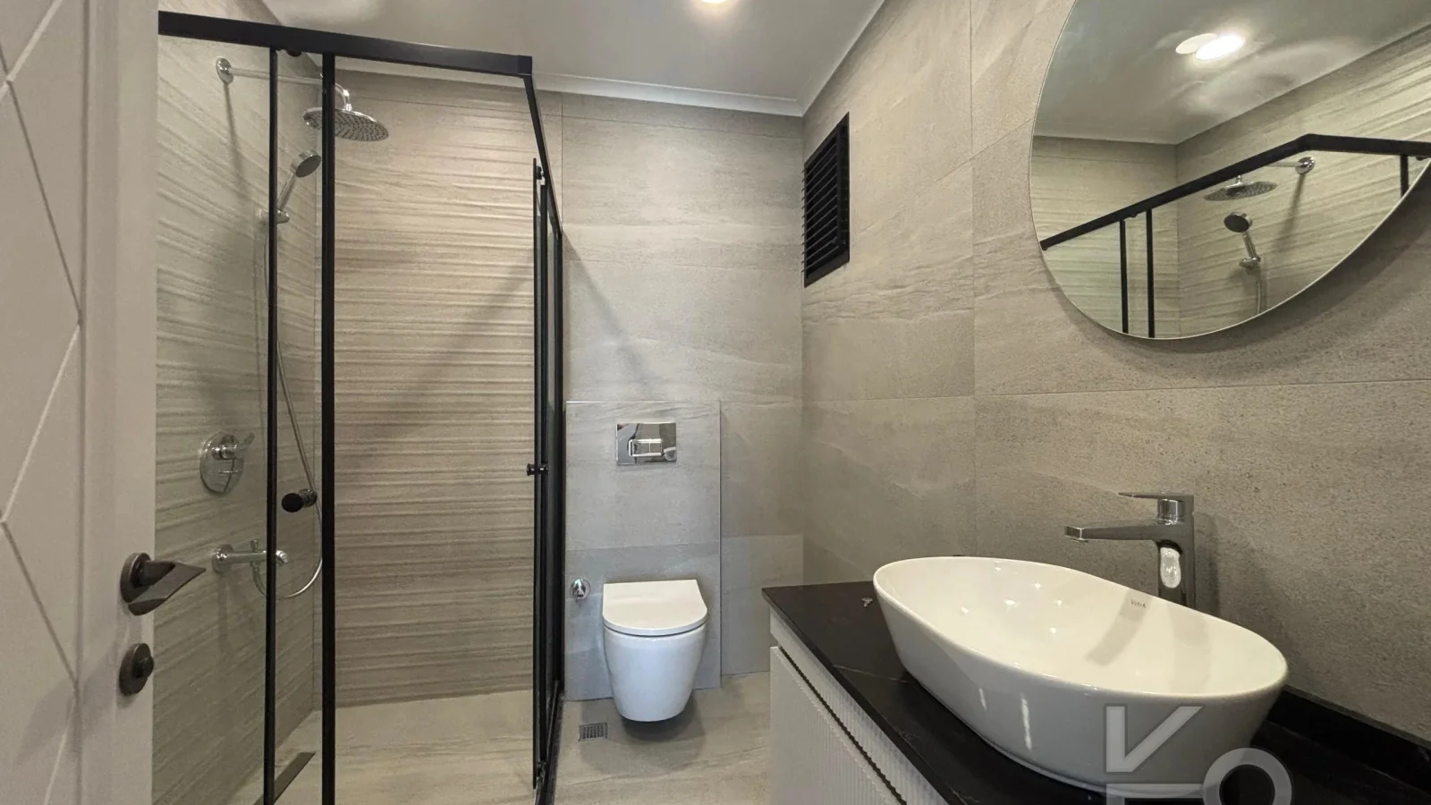 Laci̇vertcadde Kalamiş Deni̇z Manzarali Sıfır 105m² Net  3+1 
