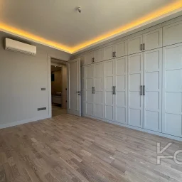 Laci̇vertcadde Kalamiş Deni̇z Manzarali Sıfır 105m² Net  3+1 