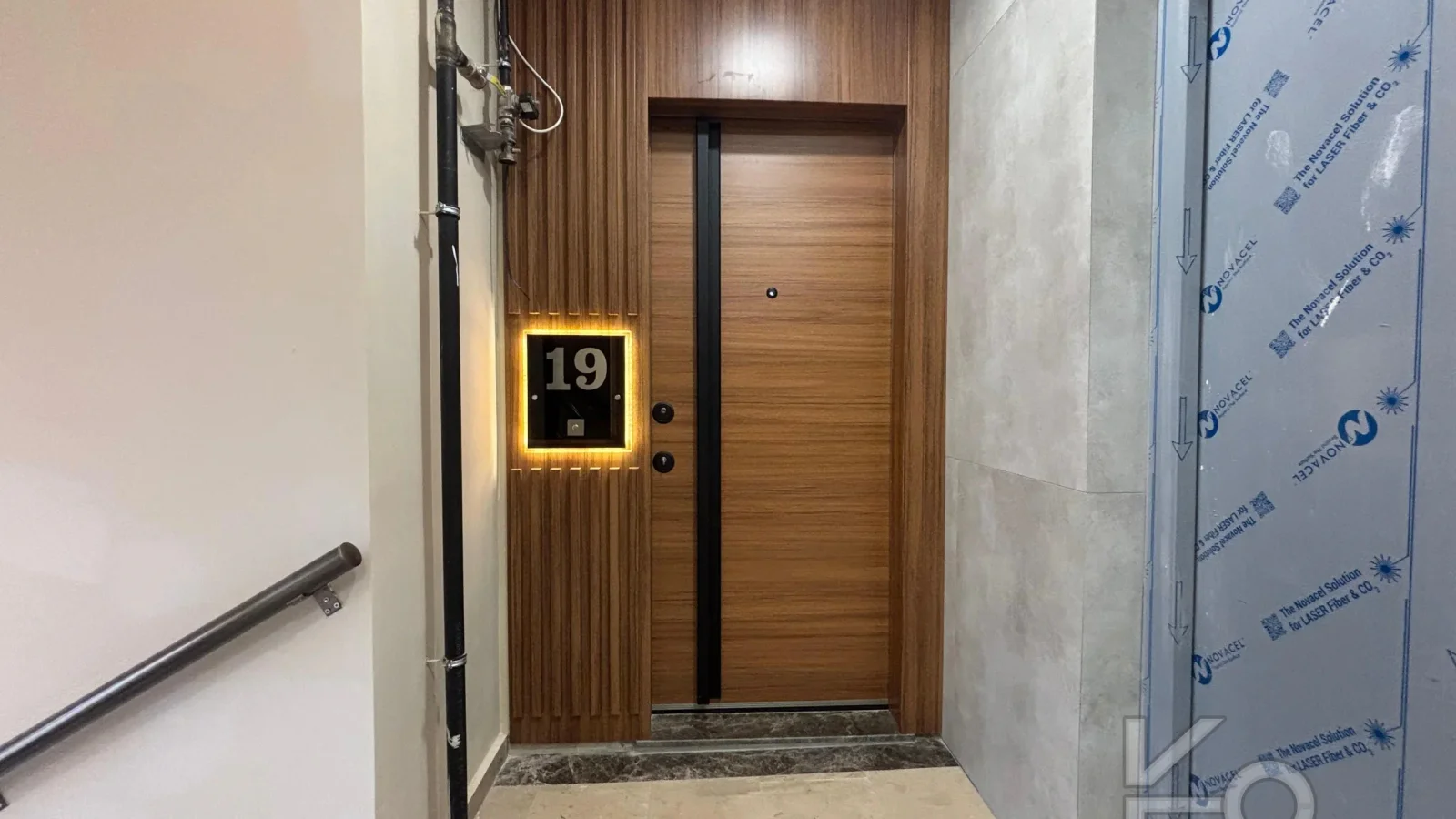 Laci̇vertcadde Kalamiş Deni̇z Manzarali Sıfır 105m² Net  3+1 