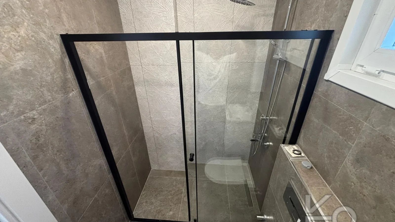 Laci̇vertcadde Kalamiş Deni̇z Manzarali Sıfır 105m² Net  3+1 