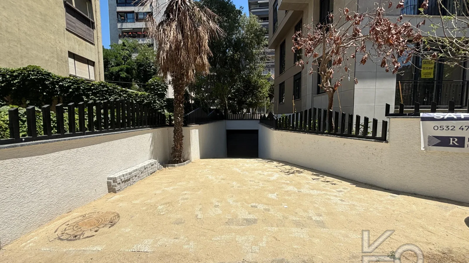 Laci̇vertcadde Kalamiş Deni̇z Manzarali Sıfır 105m² Net  3+1 