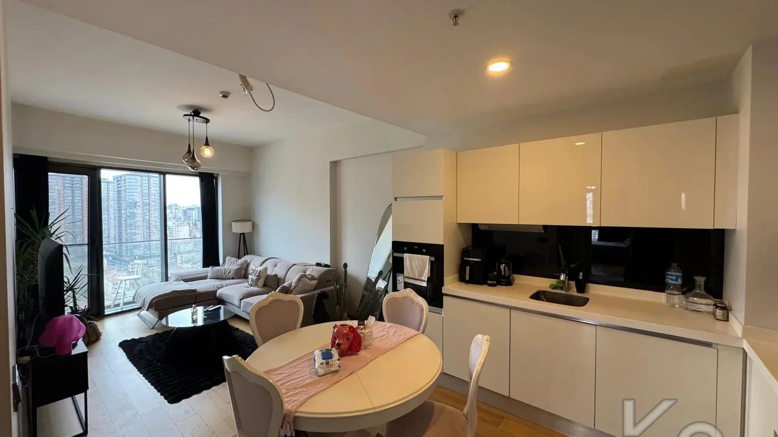 Laci̇vertcadde Ödüllü Proje Forti̇s Si̇nanli Si̇tesi̇nde 102m² 2+1