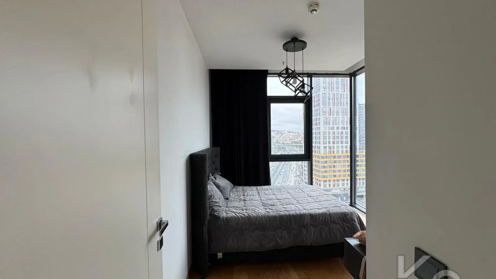 Laci̇vertcadde Ödüllü Proje Forti̇s Si̇nanli Si̇tesi̇nde 102m² 2+1