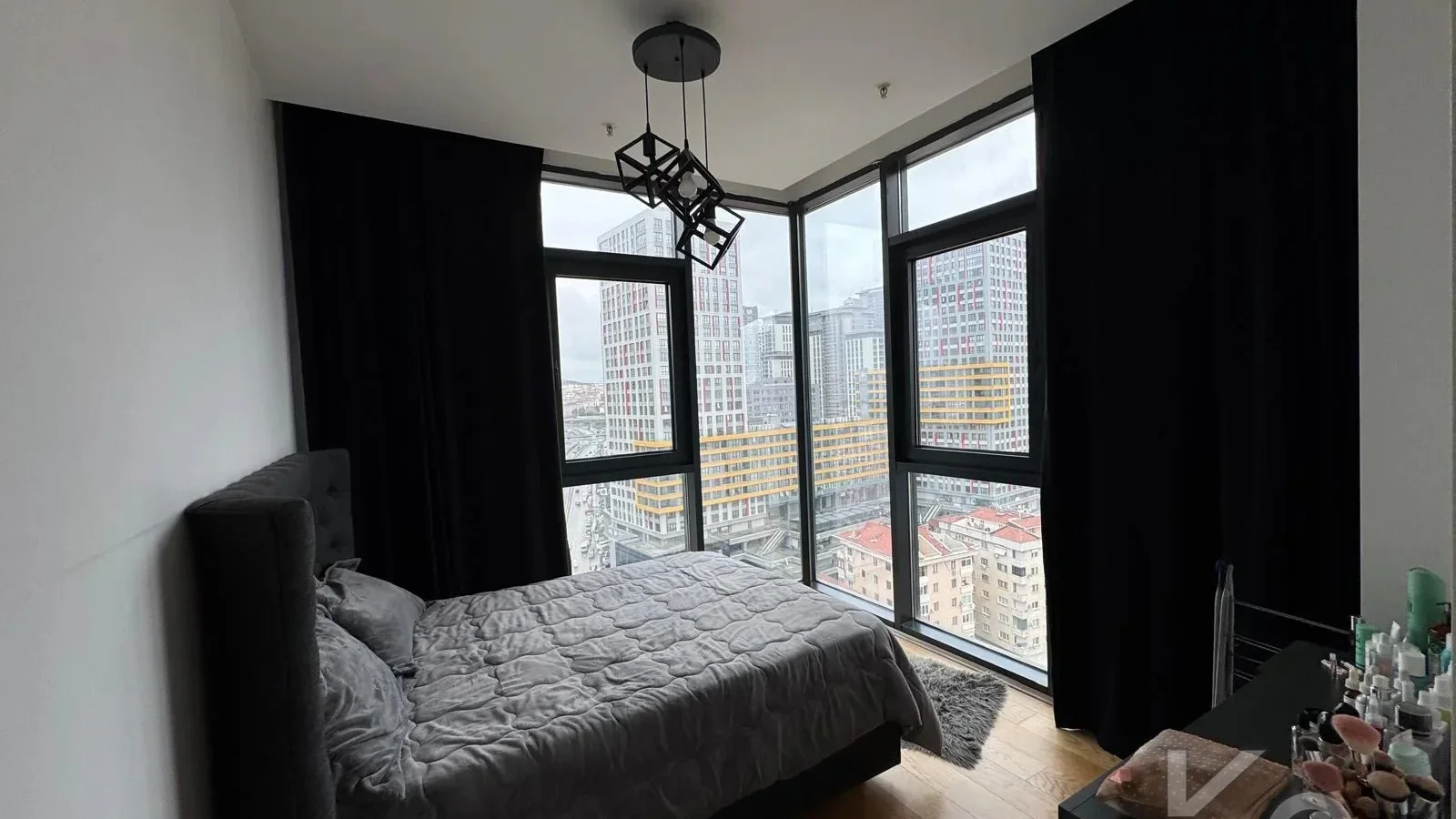 Laci̇vertcadde Ödüllü Proje Forti̇s Si̇nanli Si̇tesi̇nde 102m² 2+1