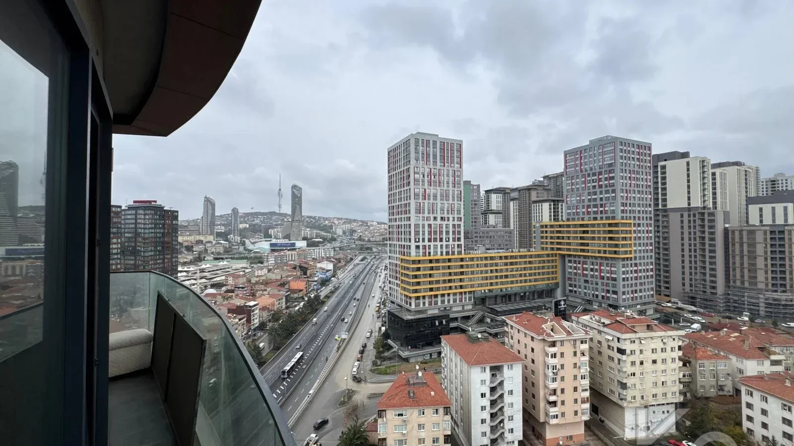 Laci̇vertcadde Ödüllü Proje Forti̇s Si̇nanli Si̇tesi̇nde 102m² 2+1