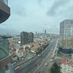 Laci̇vertcadde Ödüllü Proje Forti̇s Si̇nanli Si̇tesi̇nde 102m² 2+1